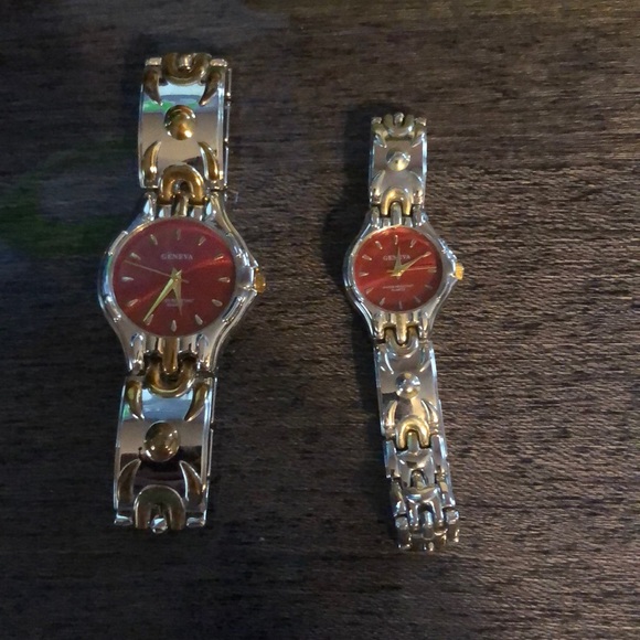 Pair of Women’s Geneva Watches New in Box main image 8